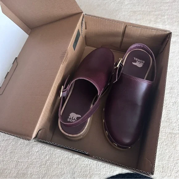 Sorel Burgundy Leather Slingback Clogs with Tan Lug Sole - Picture 5 of 6